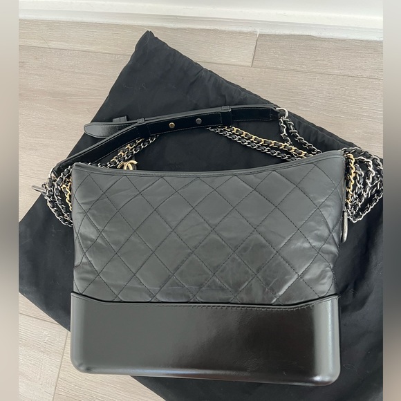 Chanel medium black gabrielle bag - Picture 3 of 14